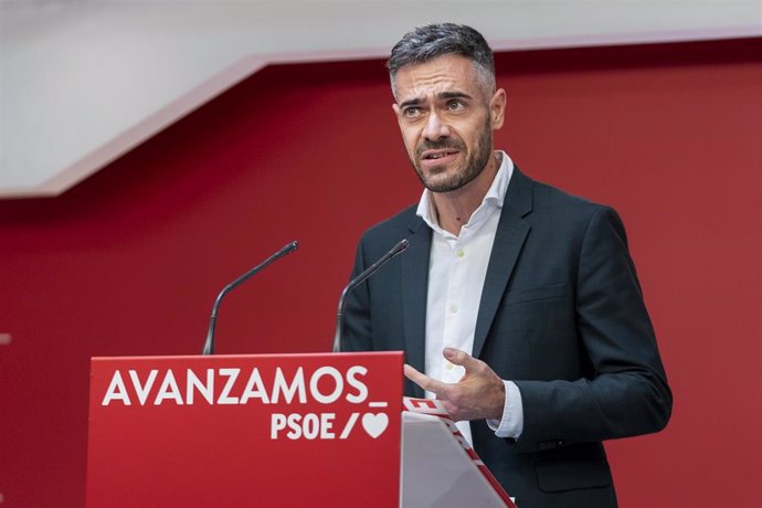 Archivo - El exportavoz adjunto del PSOE Felipe Sicilia, en una rueda de prensa