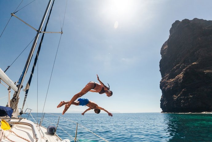 Archivo - Tenerife pone en marcha la campaña #Volveremos.