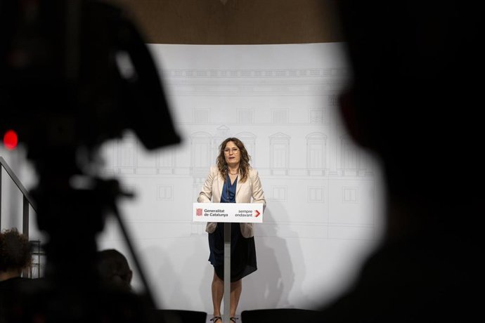 La consellera de la Presidencia de la Generalitat, Laura Vilagr comparece ante los medios tras una reunión del alcalde de Lleida, Félix Larrosa con el presidente de la Generalitat, Pere Aragons, en el Palau de la Generalitat, a 8 de septiembre de 2023.