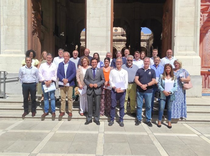 Alcaldes de PP tras la reunión del consejo.