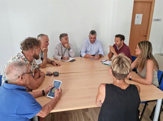 Reunión de Vox con la AAVV Portileños.