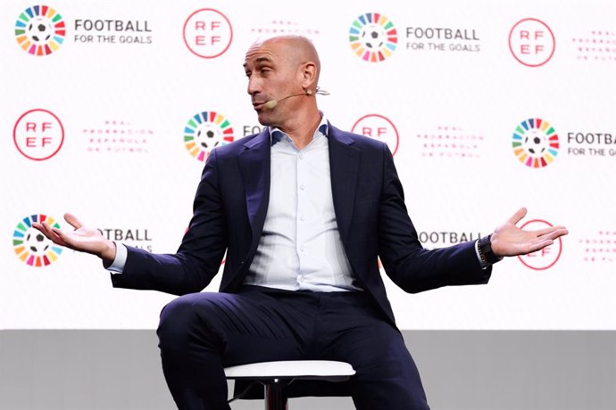 Archivo - Luis Rubiales, President of Spanish Football Federation RFEF, attends during the presentation of the alliance with the UN of the commitment to human rights and sustainability by joining the #FootballForTheGoals initiative at Ciudad del Futbol 