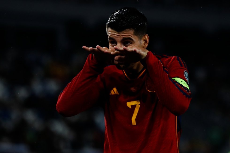 Alvaro Morata celebra uno de sus goles ante Georgia