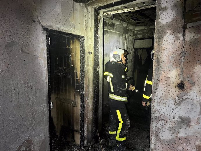 El incendio de una casa okupada en el centro de Getafe se salda con dos bloques desalojados