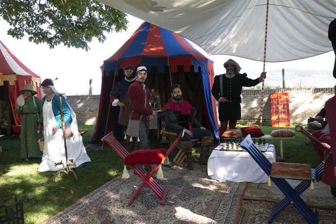 Recreación de un campamento medieval en la ronda Barbazana de Pamplona con motivo de la conmemoración del Privilegio de la Unión.