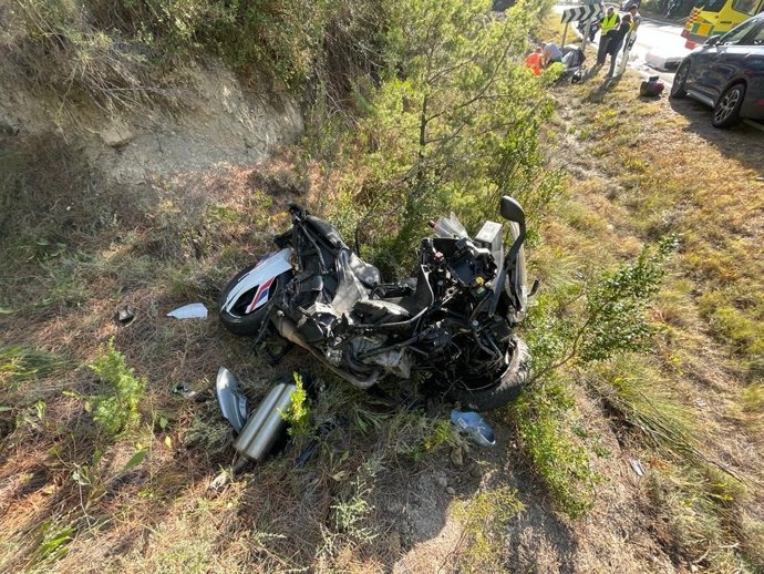 Herido grave un motorista al colisionar con un turismo en la N-240, en Sigüés.