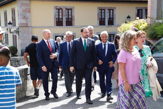 Adrián barbón en los actos de Covadonga con motivo del Día de Asturias.