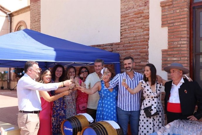 PP celebra la feria de Adra con una comida de convivencia con cientos de vecinos