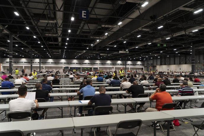 Un total de 1.374 aspirantes se examinan hoy para ser conductores de autobús en la EMT