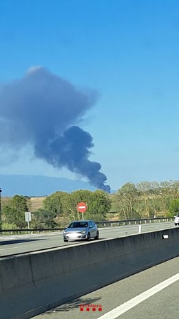 El incendio en una nave industrial de Granollers (Barcelona)