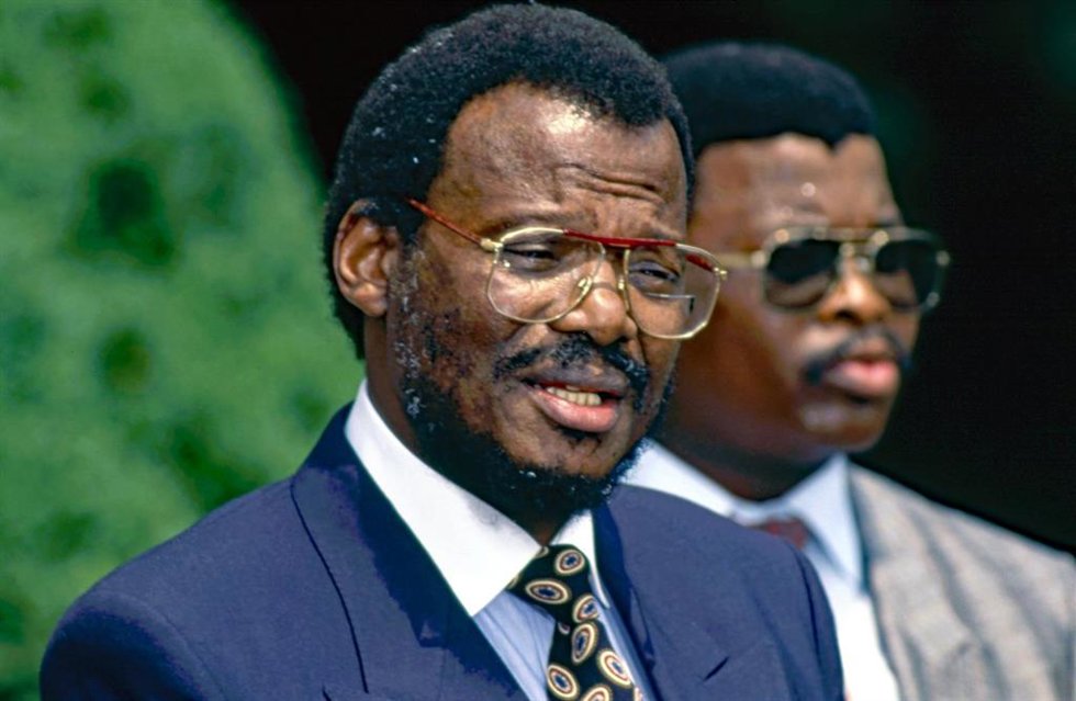 Archivo - El líder zulú Mangosuthu Buthelezi.