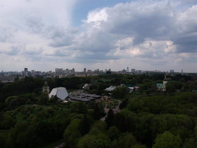 Archivo - Jardín Botánico Nacional, Kiev (Ucrania), imagen de archivo.