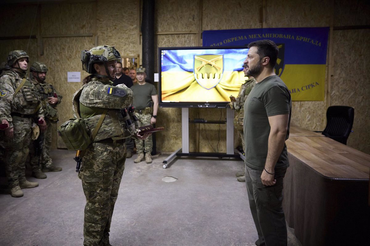Ukraine-Russland-Krieg | Live: Moskau verurteilt ukrainischen Drohnenangriff auf Grenzstadt Rylsk Ukraine-Russland-Krieg | Live: Moskau verurteilt ukrainischen Drohnenangriff auf Grenzstadt Rylsk