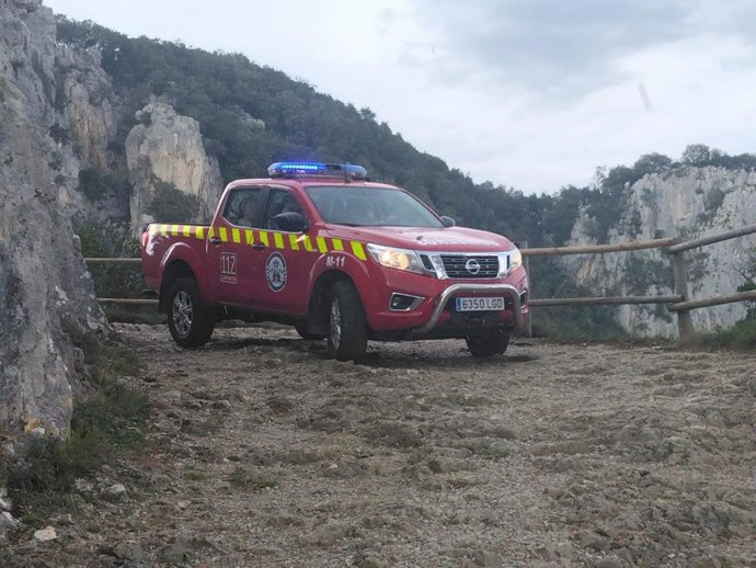 Vehículo del 112 en la zona del rescate