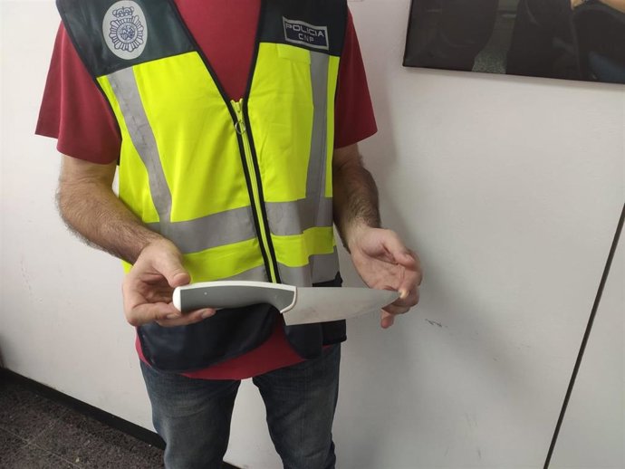 Detenido un hombre por encerrar a su pareja en casa y agredirla