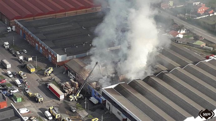 Incendio industrial en Asipo.