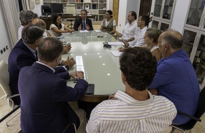 Diputación de Huelva y empresarios se comprometen a trabajar en común por el desarrollo de la provincia