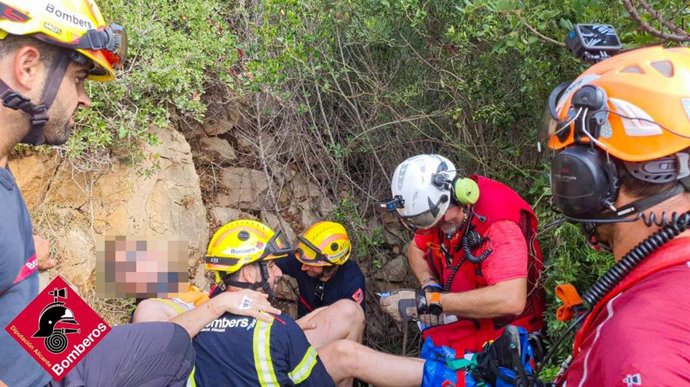 Rescatado en helicóptero un hombre que se fracturó el tobillo en el Cabo de San Antonio