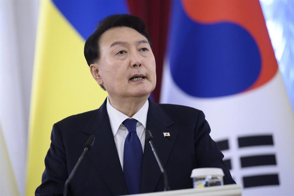 Archivo - El presidente de Corea del Sur, Yoon Suk Yeol, durante una visita a Kiev