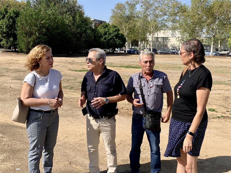La portavoz del grupo municipal Con Podemos-Izquierda Unida, Susana Hornillo en el sola de la avenida Italia