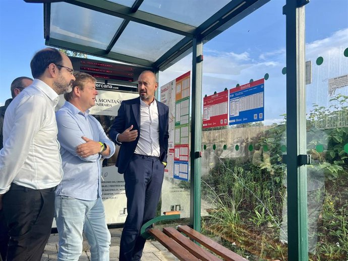 Los alcaldes de Torrelavega y Reocín, Javier López Estrada y Pablo Diestro, y el primer teniente de alcalde de Torrelavega, José Luis Urraca