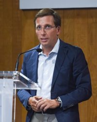 Almeida celebra la dimisión de Rubiales pero cree que "llega tarde" y se tendría que haber ido "desde el primer momento"