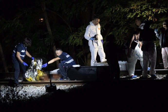 Retiren un dels quatre cadvers de l'atropellament mortal d'un tren a les vies de Montmeló (Barcelona, Catalunya)