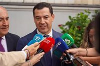 Moreno habla de "desgarro para la sociedad" tras el asesinato machista de Granada y pide "reforzar" el pacto de Estado