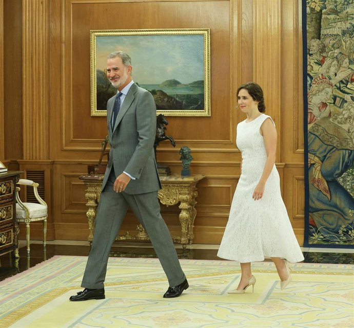 El Rey de España, Felipe VI, recibe en audiencia a la presidenta de la Comunidad de Madrid, Isabel Díaz Ayuso, en el Palacio de la Zarzuela, a 11 de septiembre de 2023, en Madrid (España). 