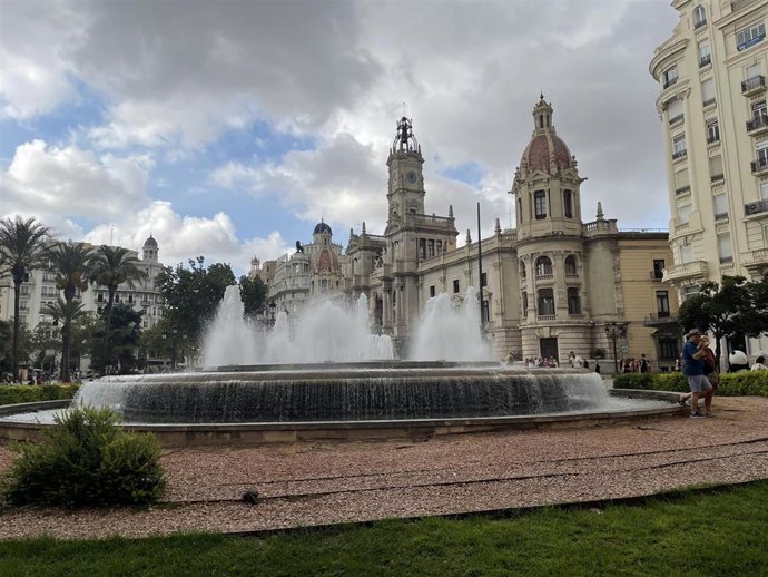 Fuentes ornamentales en el Ayuntamiento de Valncia en imagen de archivo