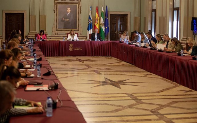 Pleno extraordinario del Ayuntamiento de Huelva celebrado este lunes.