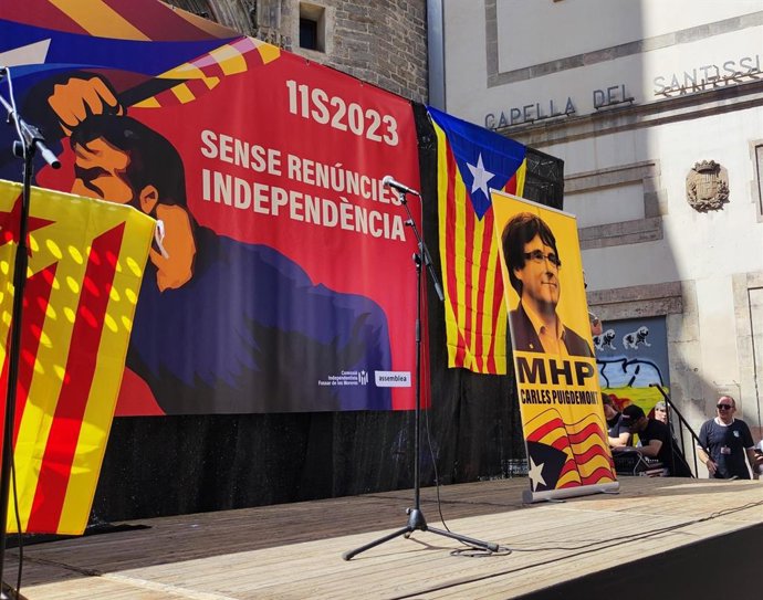 Intervenció telemtica de l'expresident Carles Puigdemont en un acte de la Comissió Independentista Fossar de les Moreres i l'ANC durant la Diada
