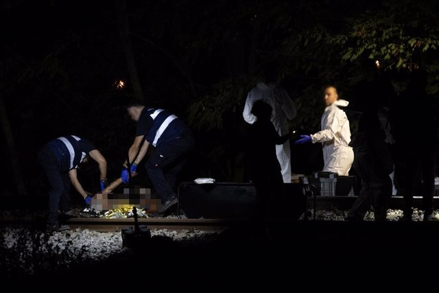 Retiren un dels quatre cadàvers de l'atropellament mortal d'un tren a les vies de Montmeló (Barcelona, Catalunya)