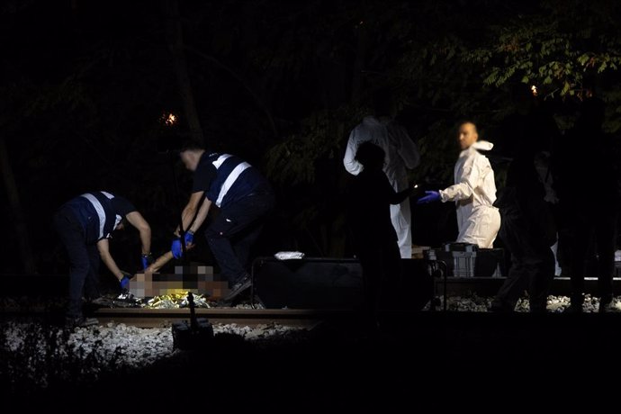 Retiren un dels quatre cadvers de l'atropellament mortal d'un tren a les vies de Montmeló (Barcelona, Catalunya)