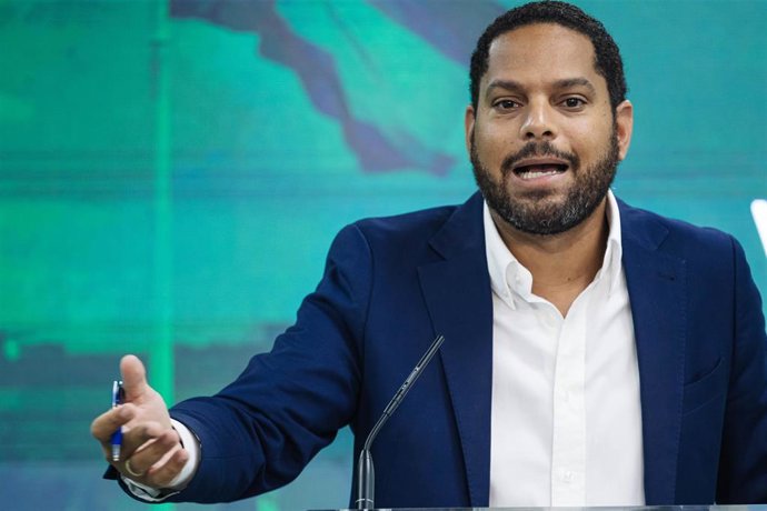 El secretario general de Vox, Ignacio Garriga, ofrece una rueda de prensa en la sede del partido.