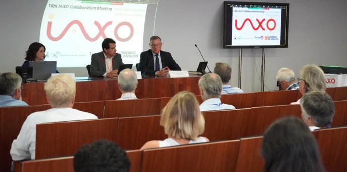 Buj, Cenarro y Blasco, en la inauguración del 18th IAXO Collaboration Meeting.