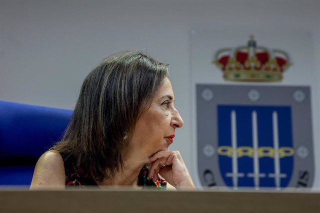 Archivo - La ministra de Defensa, Margarita Robles, durante una visita al Mando de Operaciones en la Base de Retamares, a 10 de julio de 2023, en Pozuelo de Alarcón, Madrid (España).