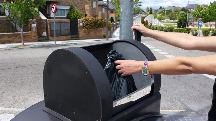 Buzón de vertido del sistema de recogida neumática.