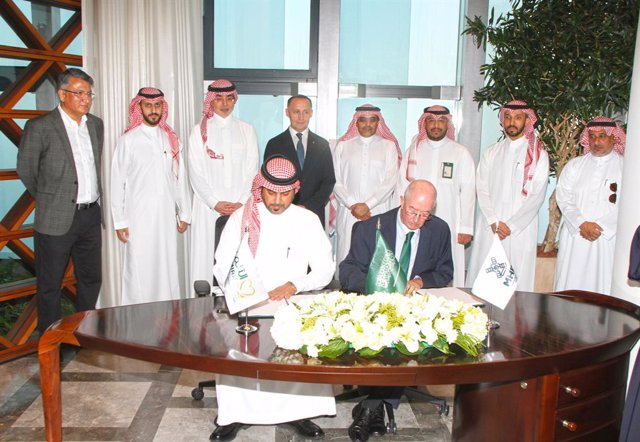 The Tanmiah Food Company and MHP SE signing ceremony brought together leadership from Tanmiah, Saudi officials, the Ambassador of Ukraine, and representatives from MHP.