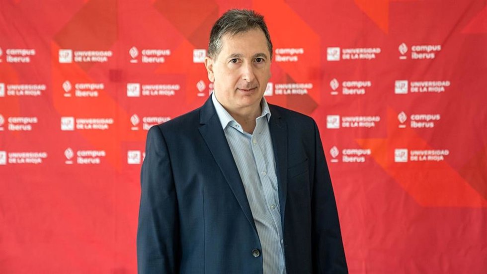 El catedrático Juan Félix San Juan, coordinador del nodo riojano de la red