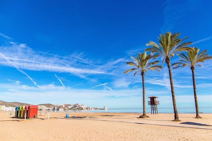 Archivo - Playa del Racó de Cullera, uno de los 153 arenales que ha conseguido una Bandera Azul este año en la Comunitat Valenciana