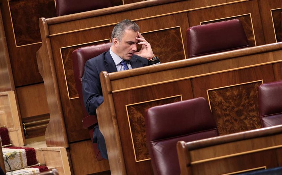 Archivo - El concejal y diputado Javier Ortega Smith, durante el pleno celebrado en el Congreso de los Diputados 