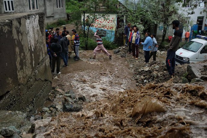 Archivo - Imagen de archivo de las consecuencias de las lluvias en India