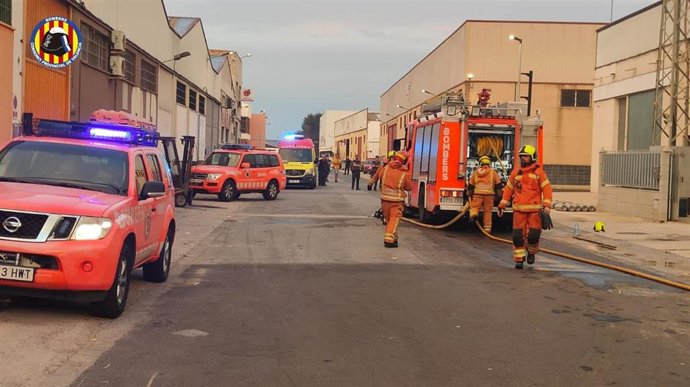 Incendio en nave de Beniparrell
