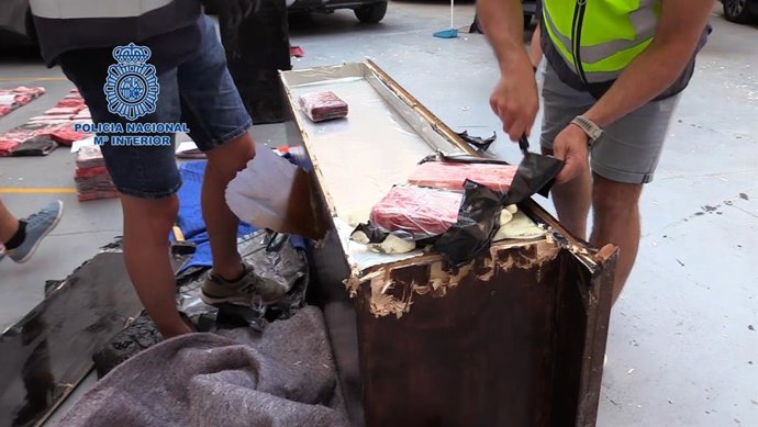 Desmantelada una banda que camuflaba cocaína en muebles simulando mudanzas desde el extranjero