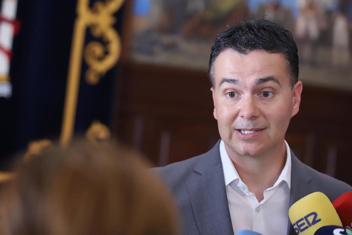 El ministro de Industria, Comercio y Turismo en funciones, Héctor Gómez, ofrece una rueda de prensa