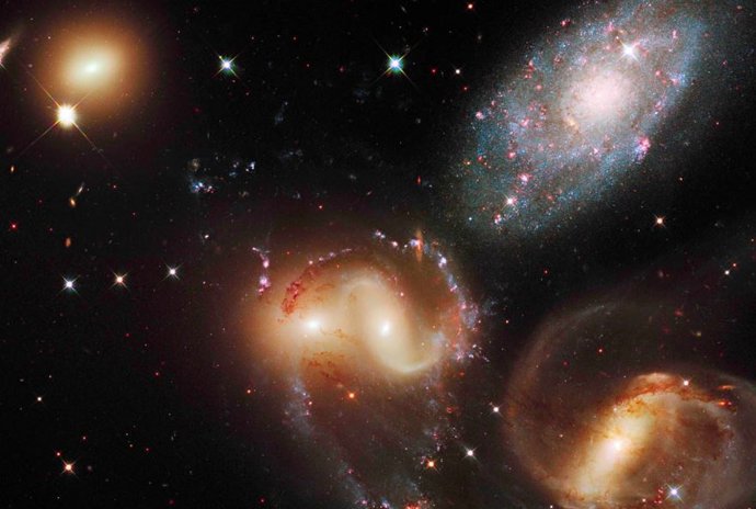 El grupo de galaxias más cercano, conocido como Quinteto de Stephan.