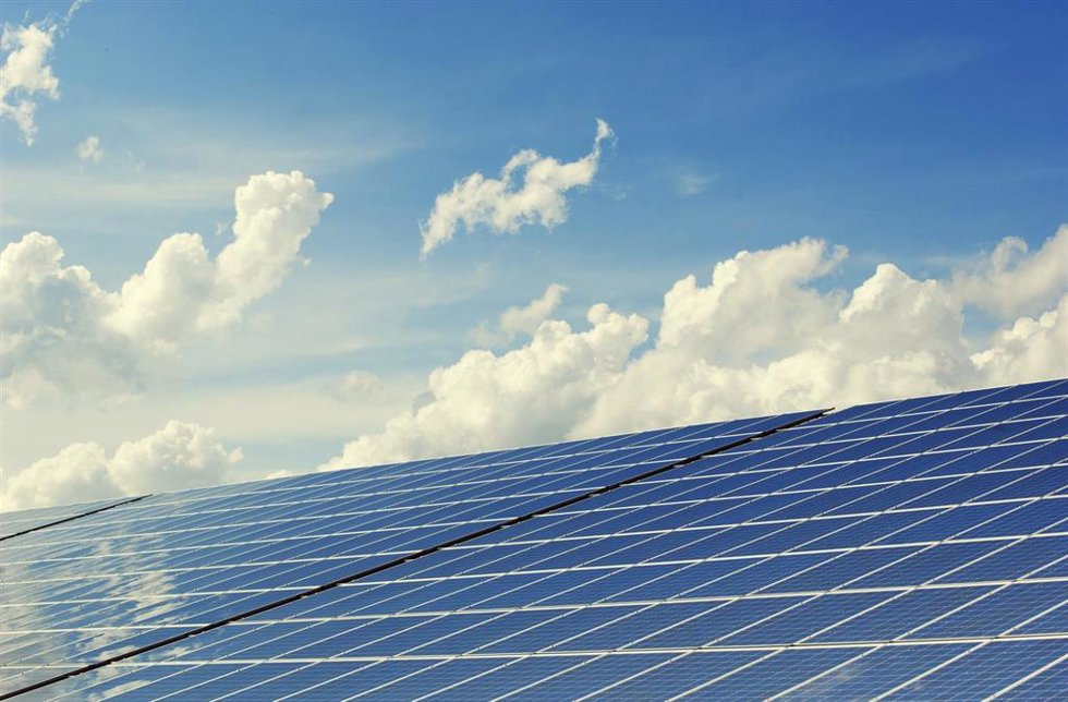 Archivo - Paneles solares, foto de recurso.
