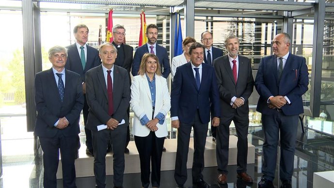 Junta busca retener talento con 200 becas a universitarios de posgrado para estar de 6 a 9 meses en empresas de CyL