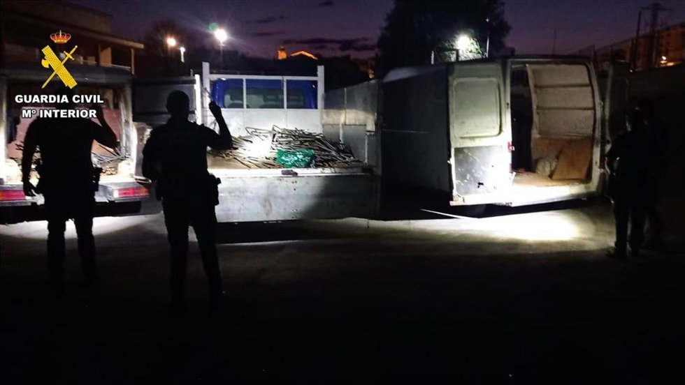 Furgonetas utilizadas para los robos en las obras del AVE en Malpartida de Plasencia.